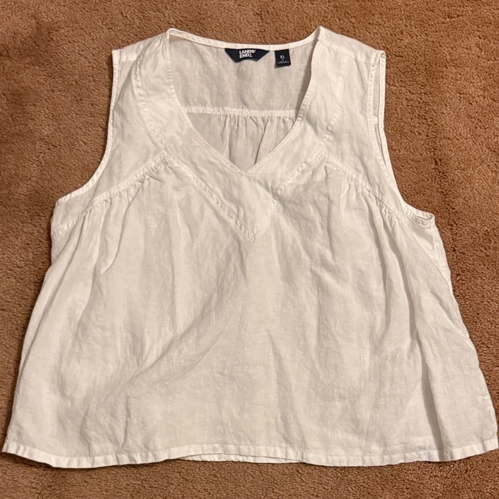 Lands' End Women’s Linen V-neck Sleeveless Top - Picture 3 of 4